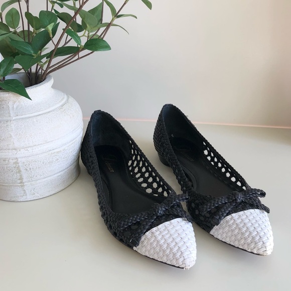 Delman Black and white woven flat slip-on with woven bow detail leather size 9 - Picture 9 of 17